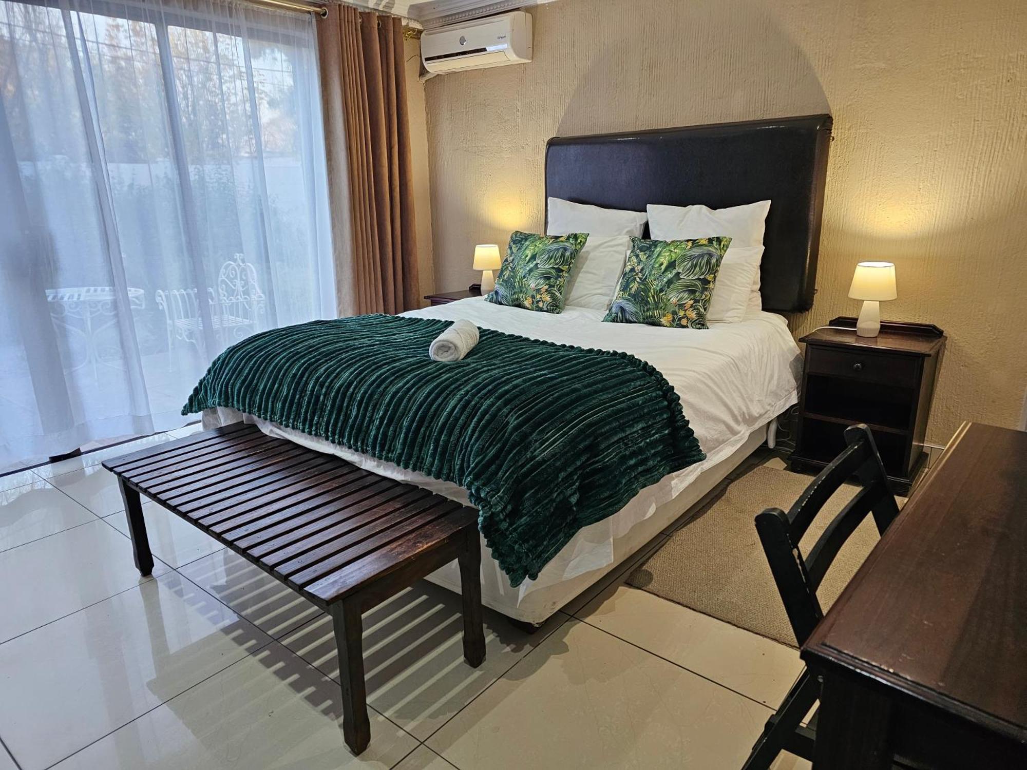 Bettie's Luxury Lodge Kroonstad Extérieur photo