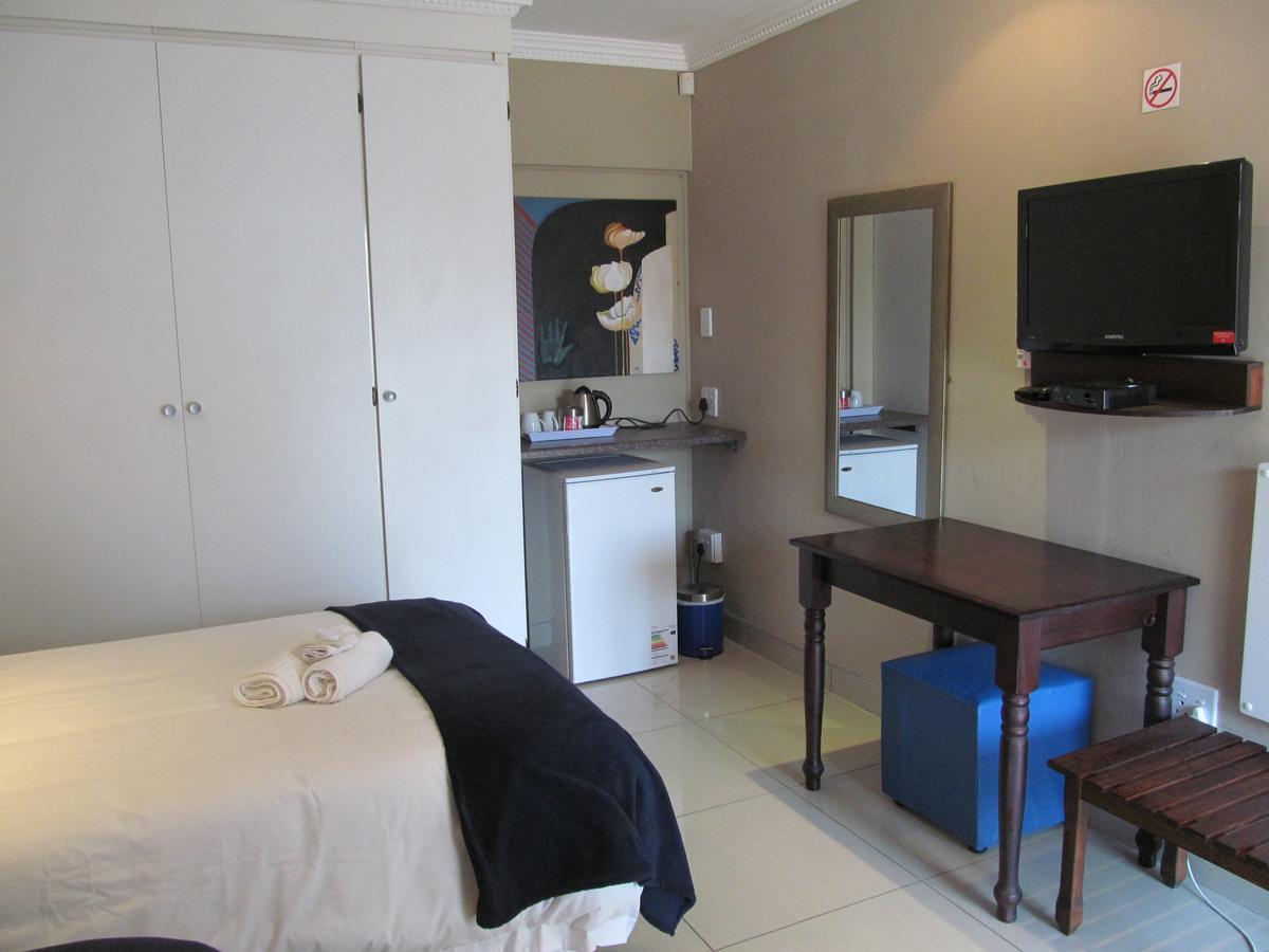 Bettie's Luxury Lodge Kroonstad Chambre photo
