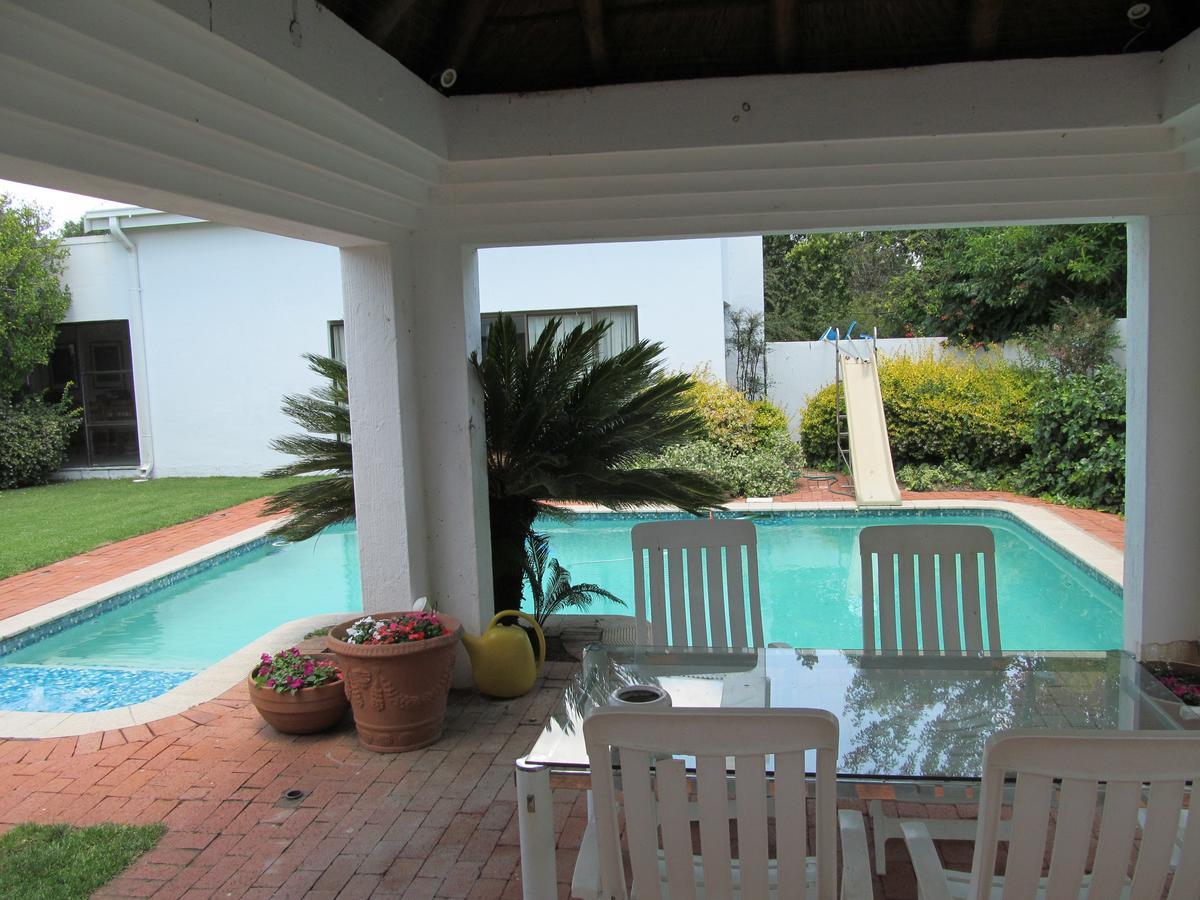 Bettie's Luxury Lodge Kroonstad Chambre photo