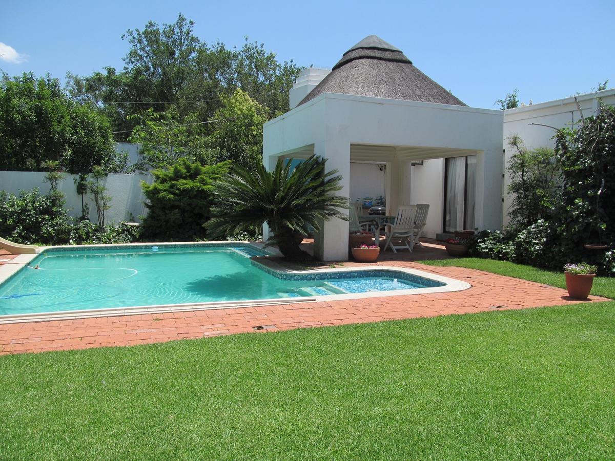 Bettie's Luxury Lodge Kroonstad Chambre photo